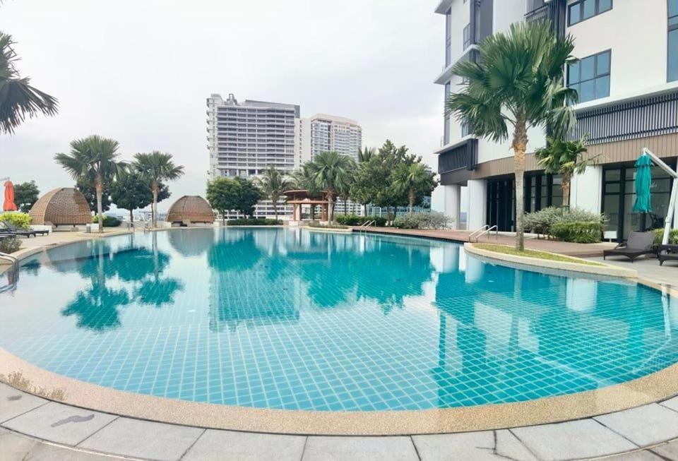 1519 Almas Suites Seaview Sunrise Netflix By Stay Nusajaya  Luaran gambar