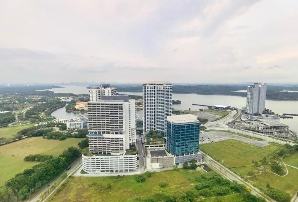 1519 Almas Suites Seaview Sunrise Netflix By Stay Nusajaya  Luaran gambar
