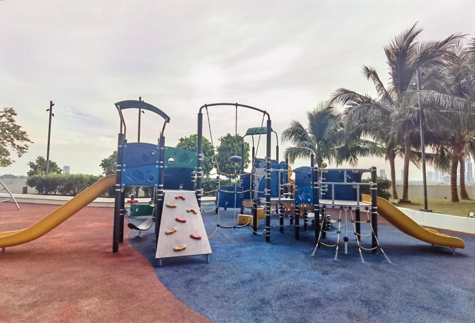 1519 Almas Suites Seaview Sunrise Netflix By Stay Nusajaya  Luaran gambar