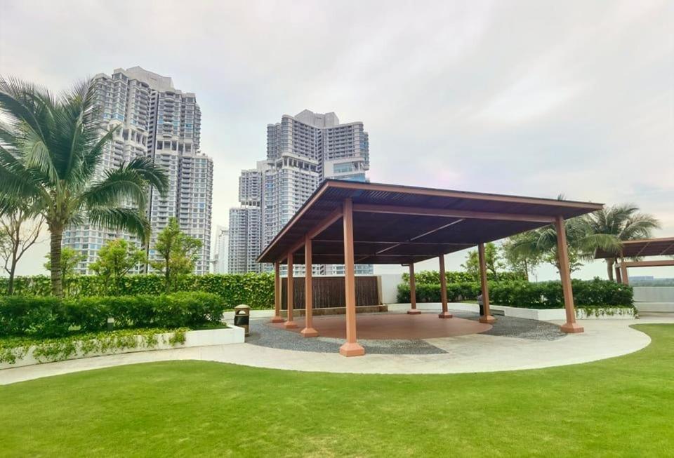 1519 Almas Suites Seaview Sunrise Netflix By Stay Nusajaya  Luaran gambar